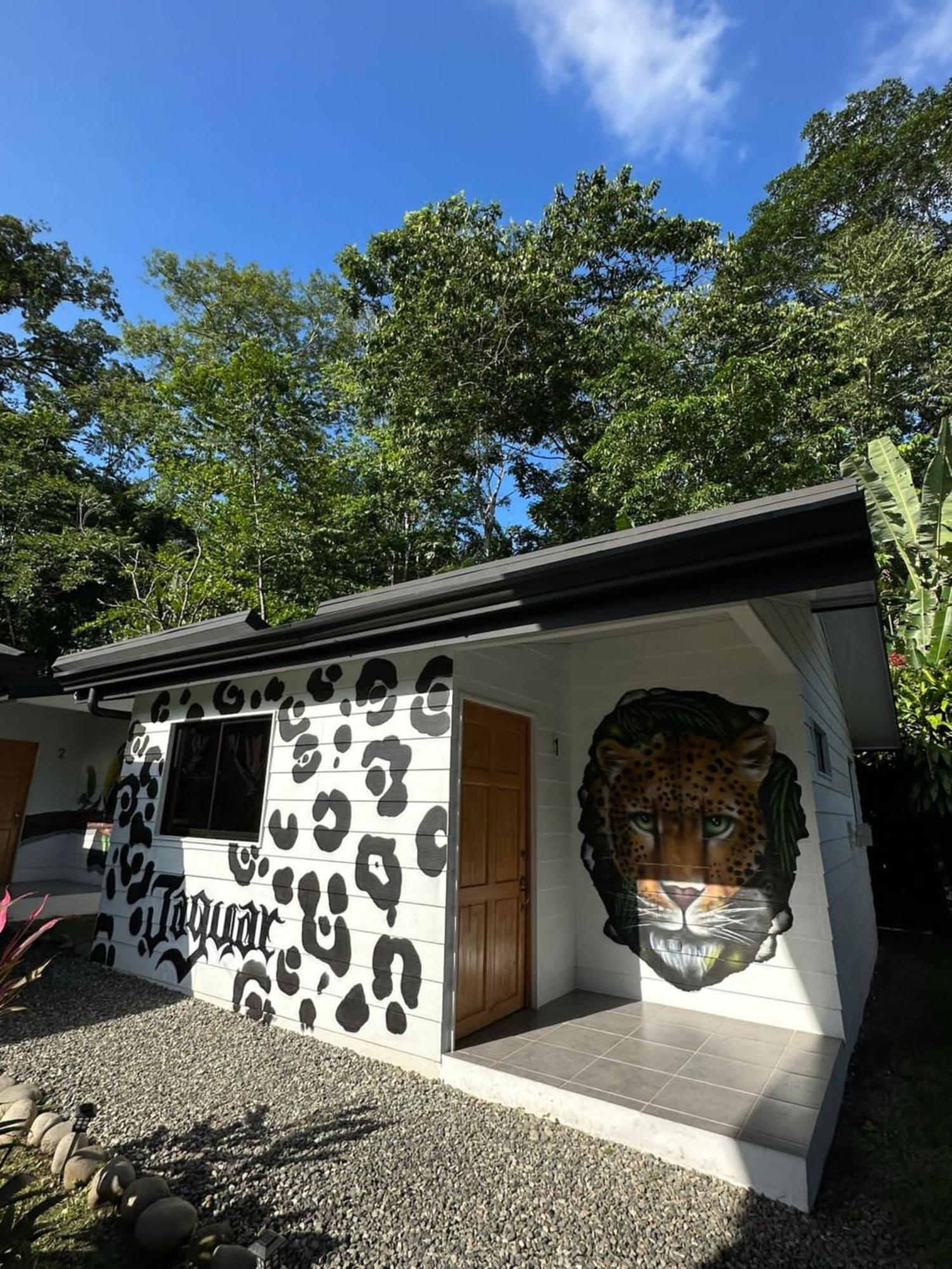 Bungalows Sloth Manzanillo  Buitenkant foto