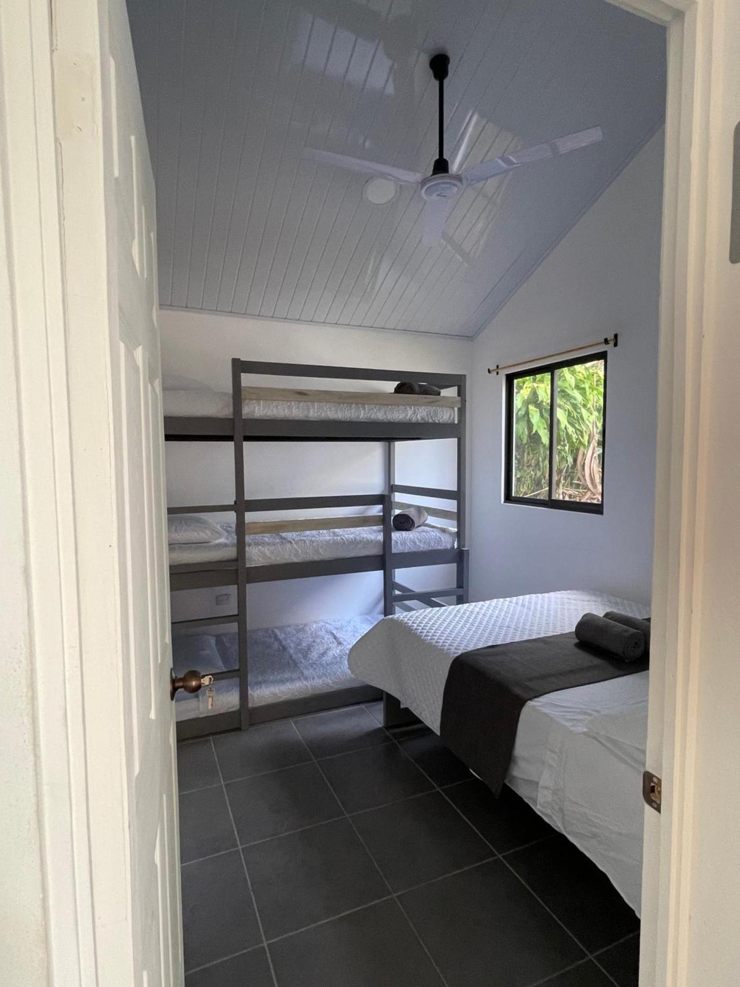 Bungalows Sloth Manzanillo  Buitenkant foto